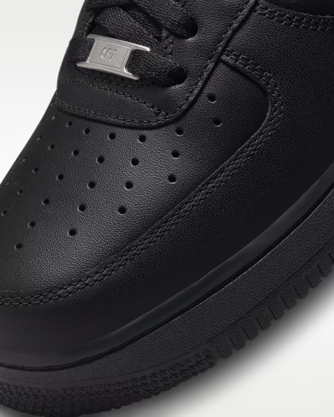 Nike Air Force 1 Low '07 "Black"